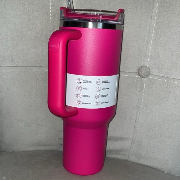 VDAY Sale💕 Pink Valentines Day Stanley Cup - Picture 2 of 3